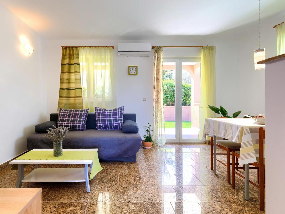 Holiday Home House Eric&Paolo By Interhome พูลา ภายนอก รูปภาพ