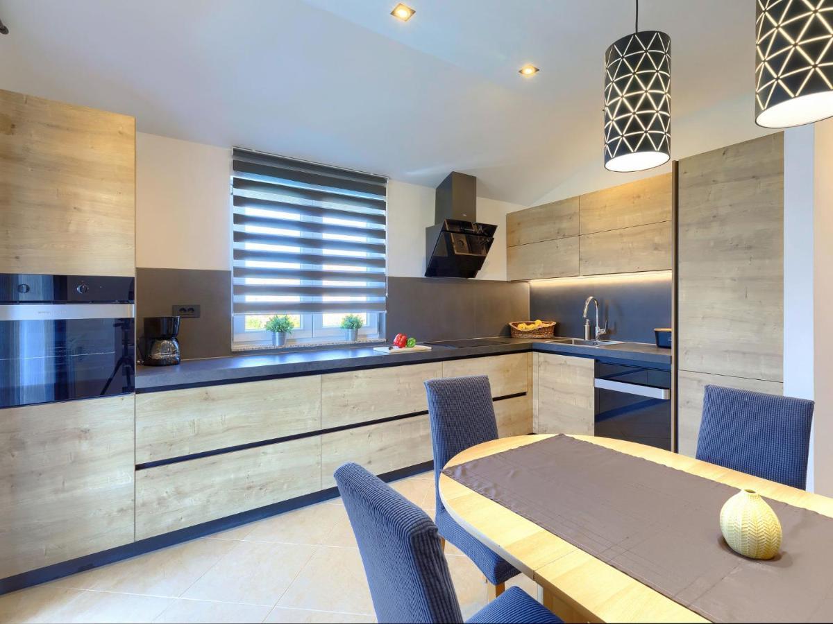 Holiday Home House Eric&Paolo By Interhome พูลา ภายนอก รูปภาพ