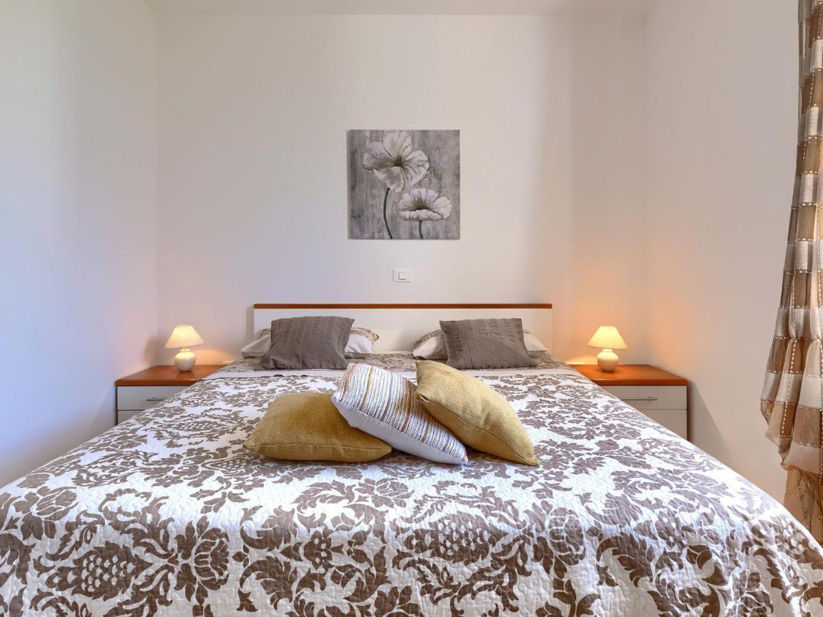 Holiday Home House Eric&Paolo By Interhome พูลา ภายนอก รูปภาพ