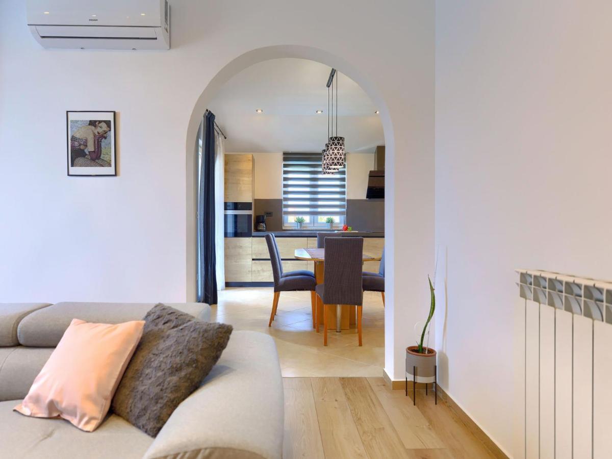 Holiday Home House Eric&Paolo By Interhome พูลา ภายนอก รูปภาพ